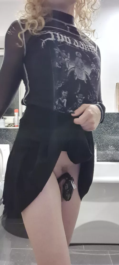 I'm so used to playing with it. it dosnt get hard when I take it out ^.^