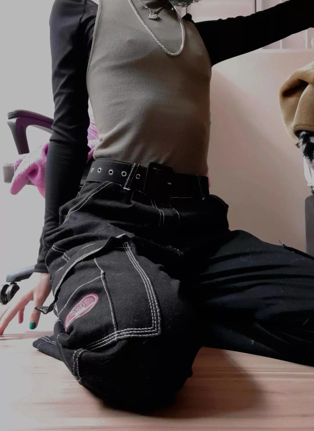 is it a good fit for college? wish me luuck >.< (pls excuse my messy room)