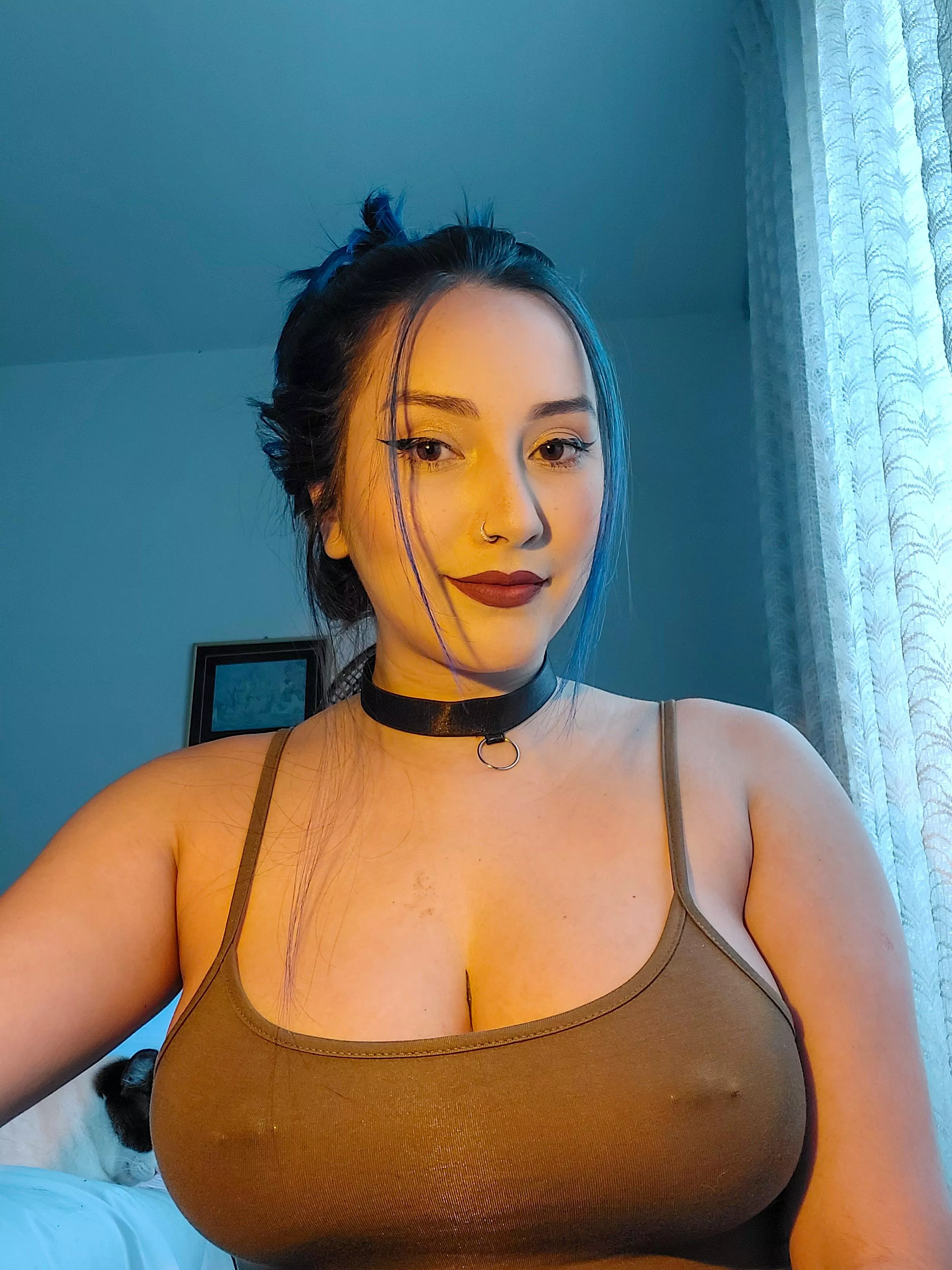 no bra, hair tied, free... just the way I like it! :)