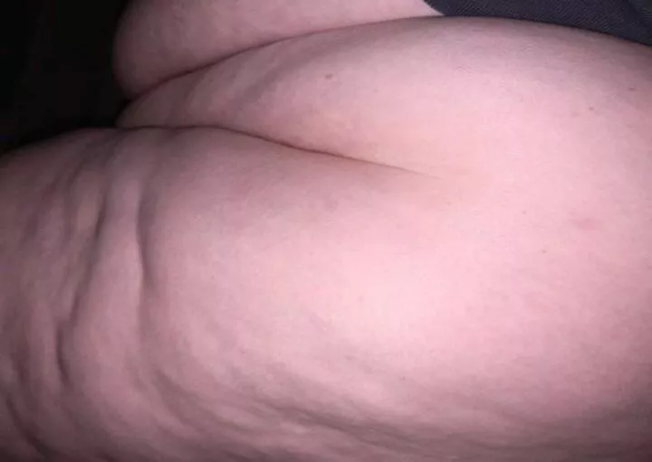 Told my coworker I like big girls and she sent me this 😳