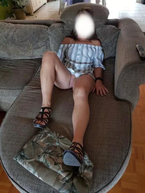 Trade wife pics, must have face in it. Send samples first to confirm.