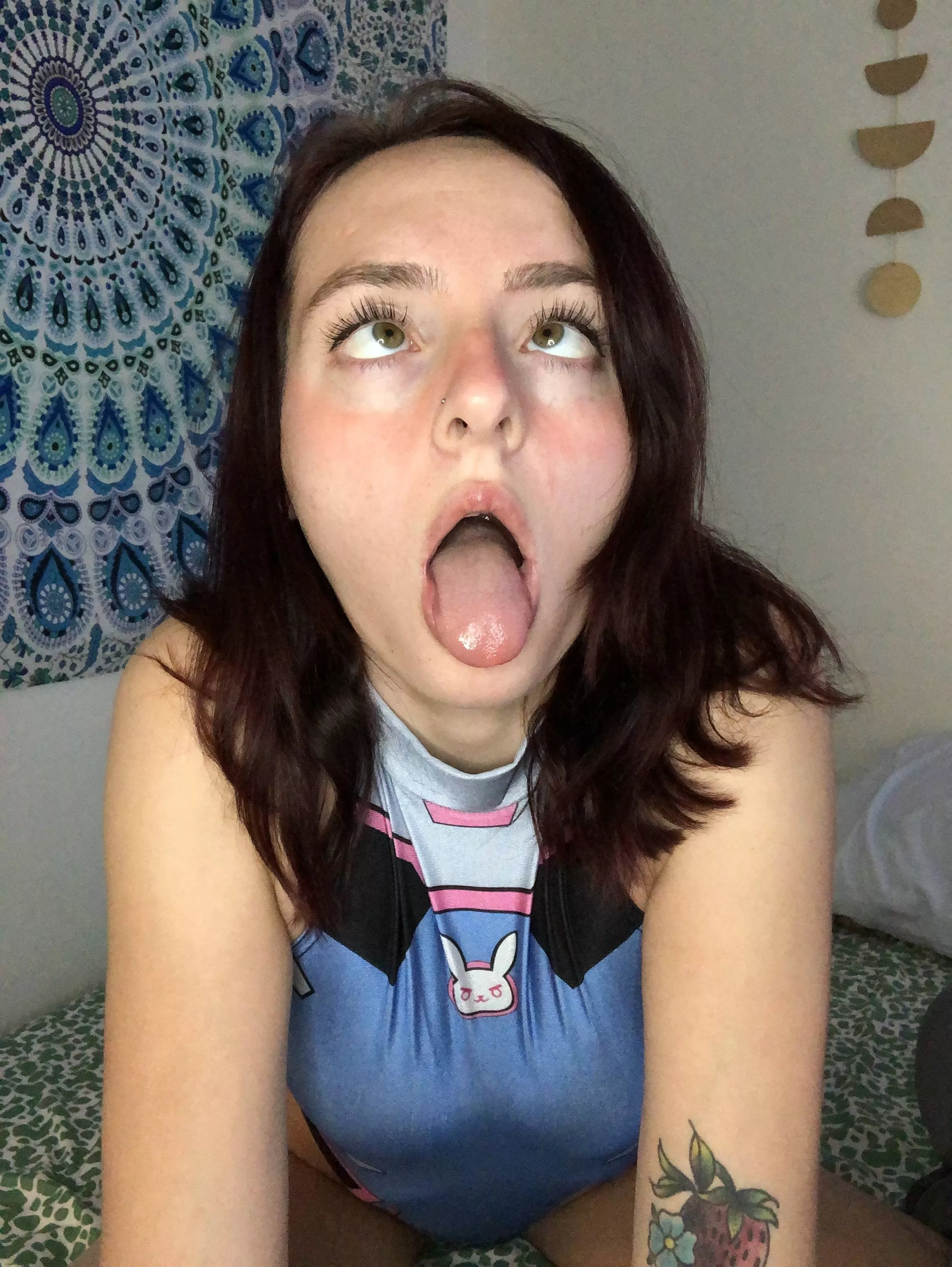 Would you jerk off to my nudes if I send you some right now?👀😇