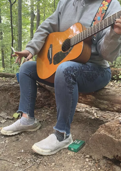 22 [F] come sit and smoke with me while I play you a song 🥰💕