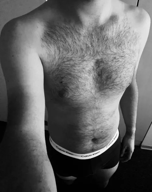 27 m just chilling and looking for some chat and fun