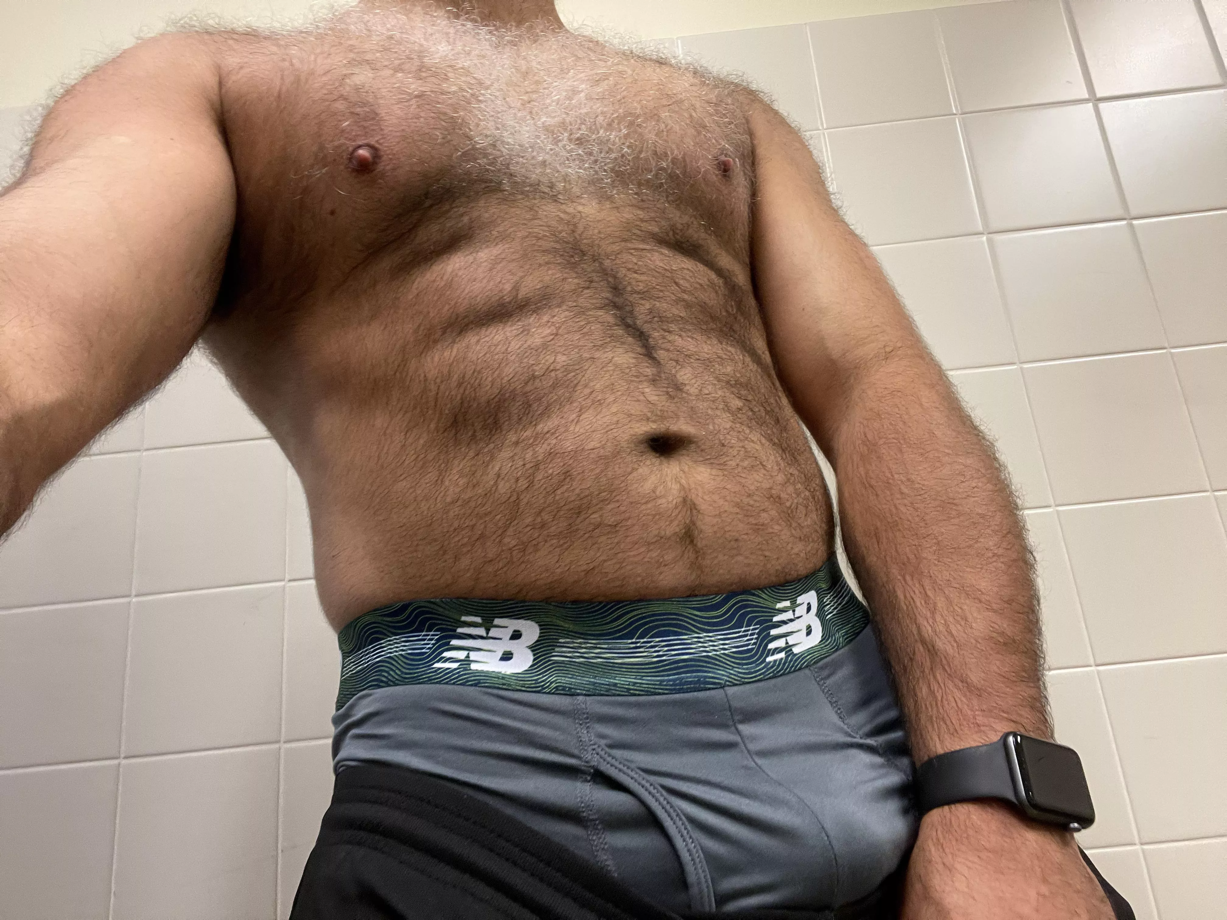 [40] I turned a few heads at the gym this morning.