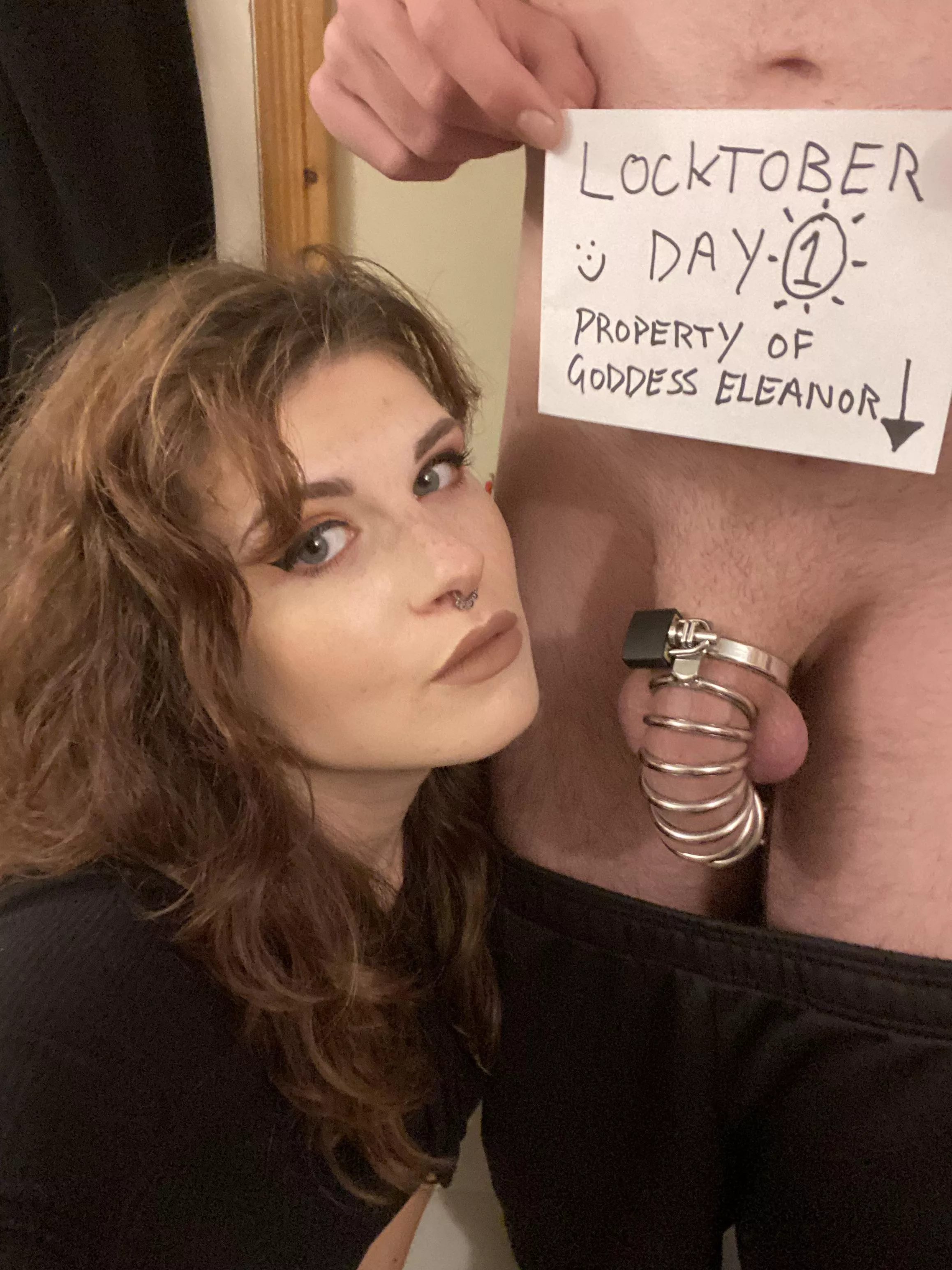 A rare face pic to celebrate the start of my favourite month… Locktober! 😁 denial and spookiness, you can’t beat it 😘