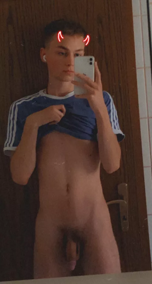 anybody down to cuddle all weekend?