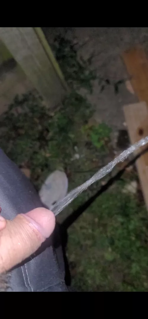 Anyone wanna see more of my out front in my gray sweatpants??