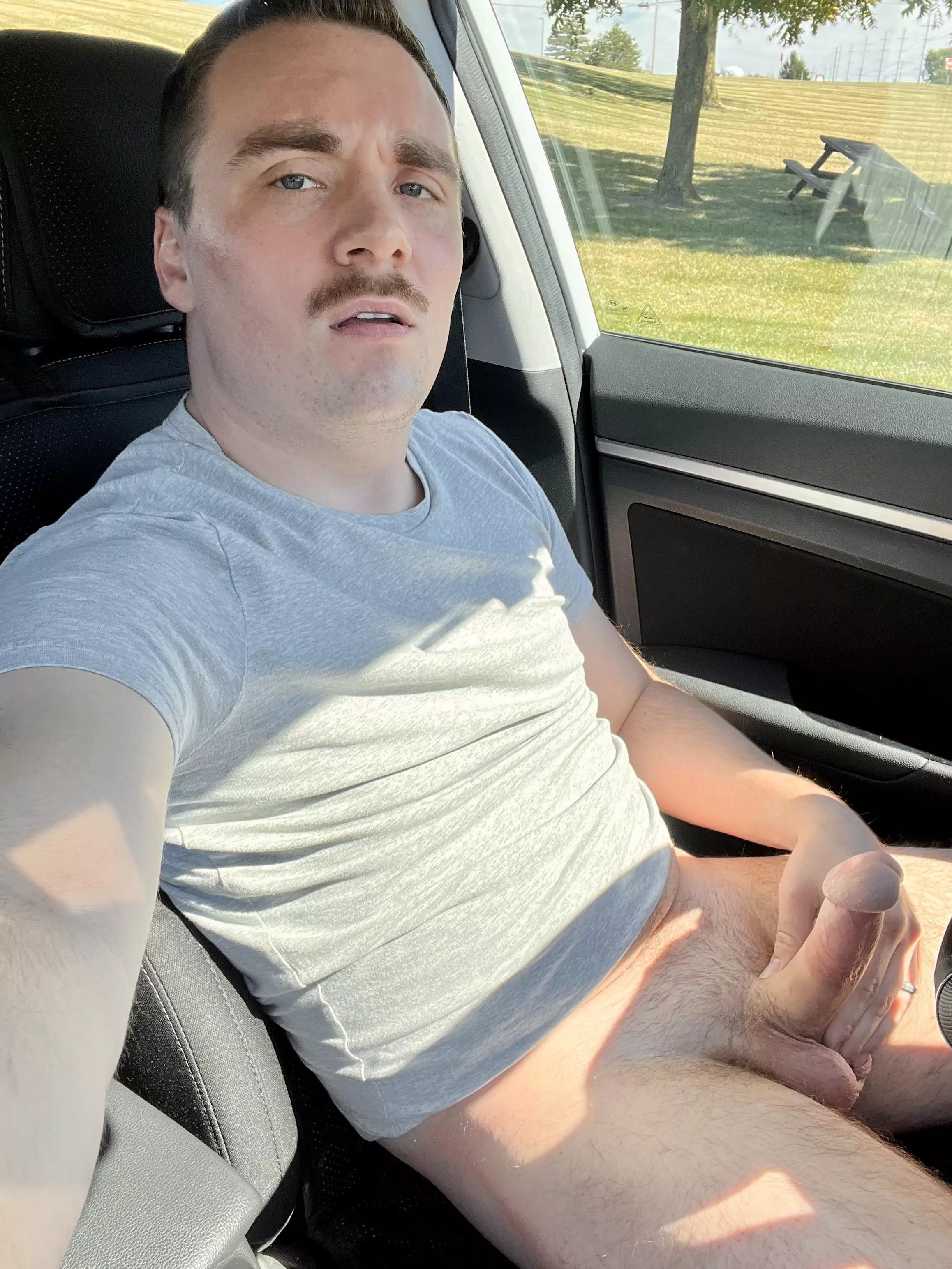 Big dick at local park 🍆