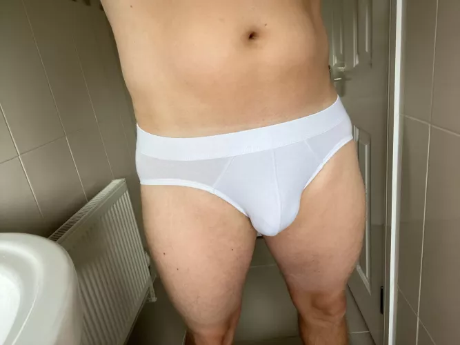 Classic white briefs kinda day 😝