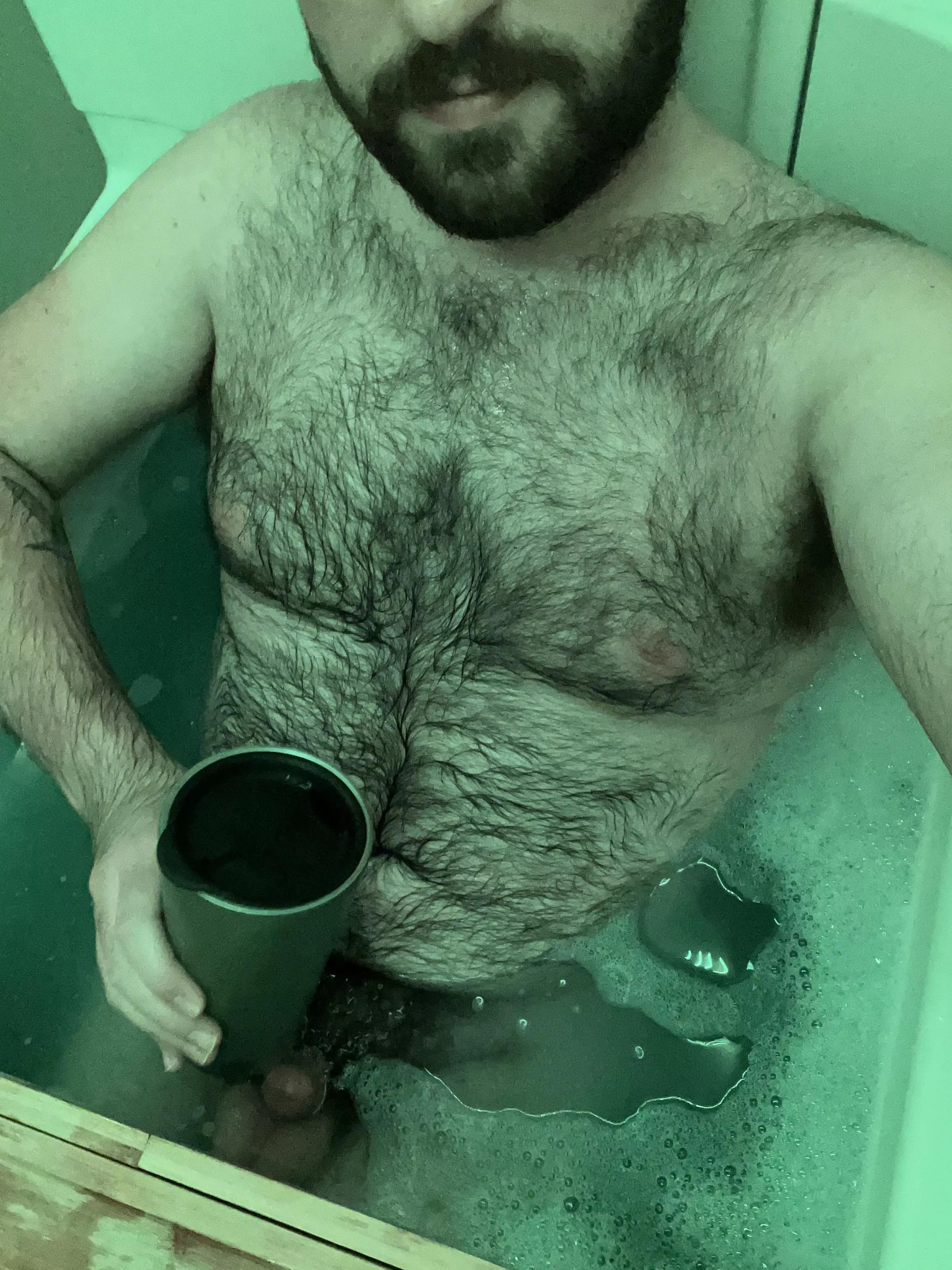 Cocktail and a soak 🍹