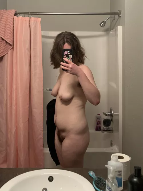 [F 20 5'6 170lbs] ive dropped around 10 lbs in a few months, but i literally look the exact same
