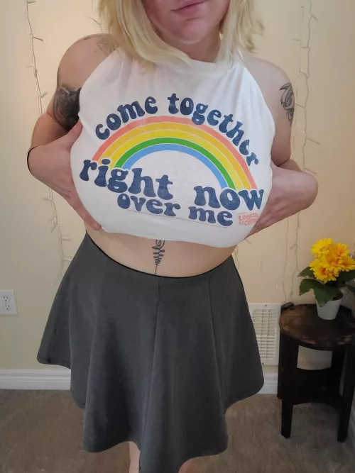 Friday night and horny? 🔥🔥🔥 Cum say hi on my free page!🥰🥰🥰 Link in comments!💖💖💖