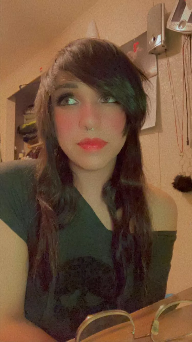 Happy Femboy Friday 🖤