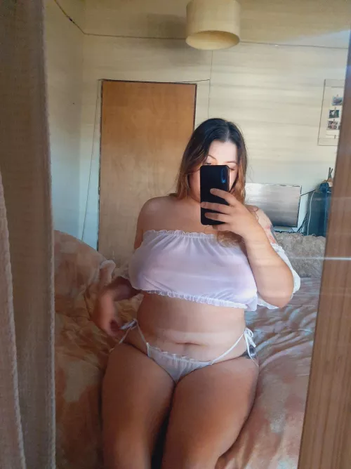 Hi love, do you like my new lingerie? 😈🥰