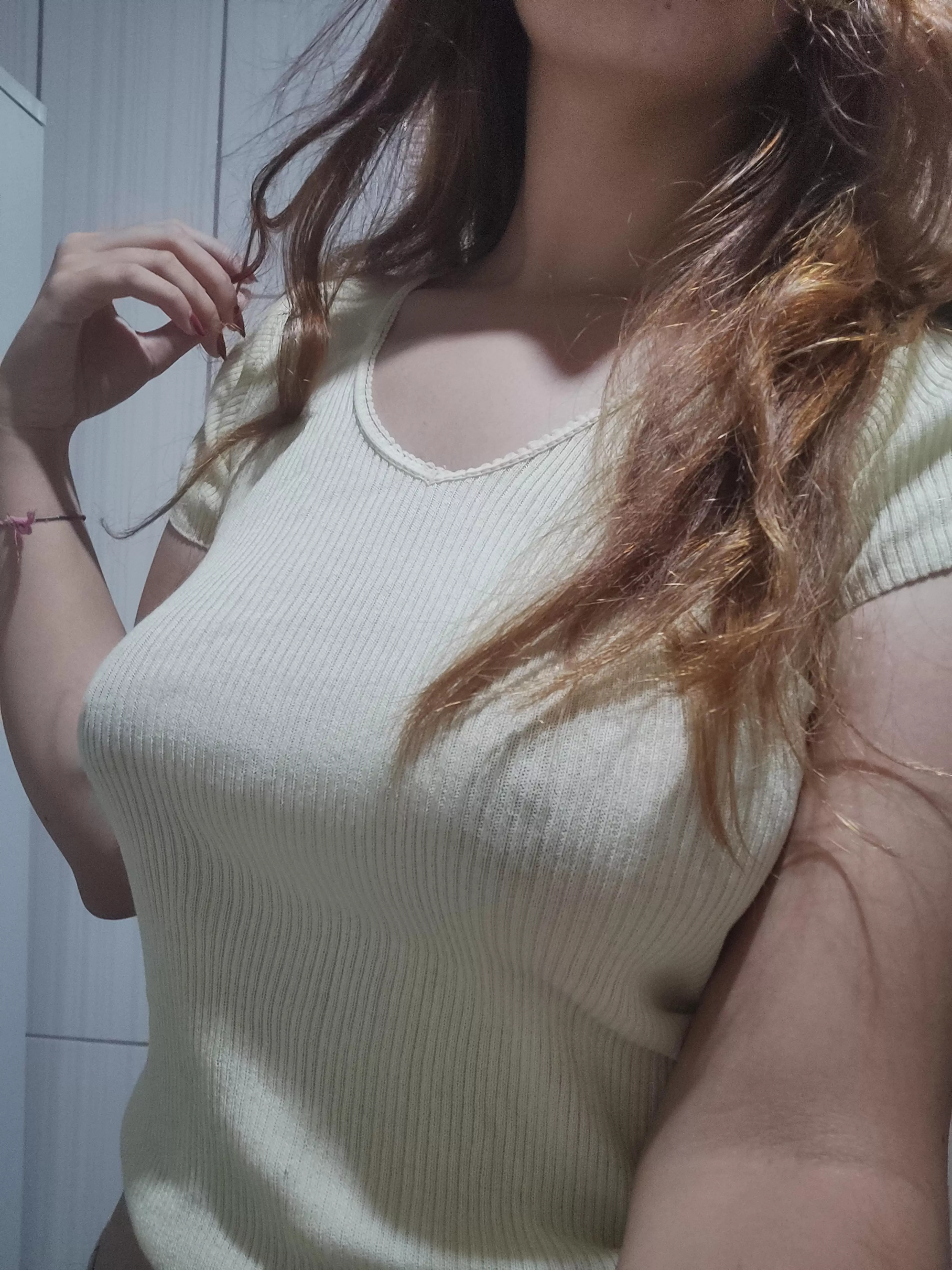 i feel so comfy that i don't want to wear a bra ever again! 🙈❤️