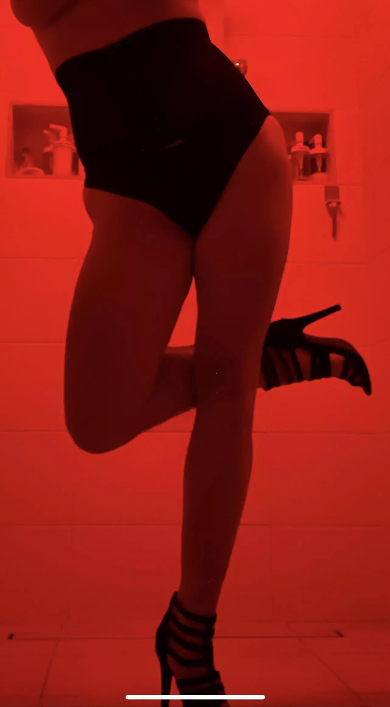 🚨 i love those heels