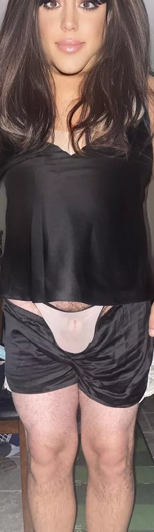 Just a sissy trying to be pretty for the boys ::blushes::