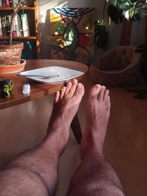 Just had dessert and smoked a bowl. Feel like getting my toes sucked for the first time ever?