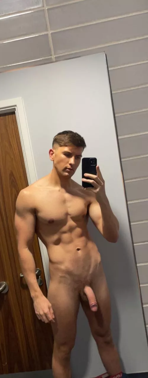 (M) - it would be rude not to pose in good lighting