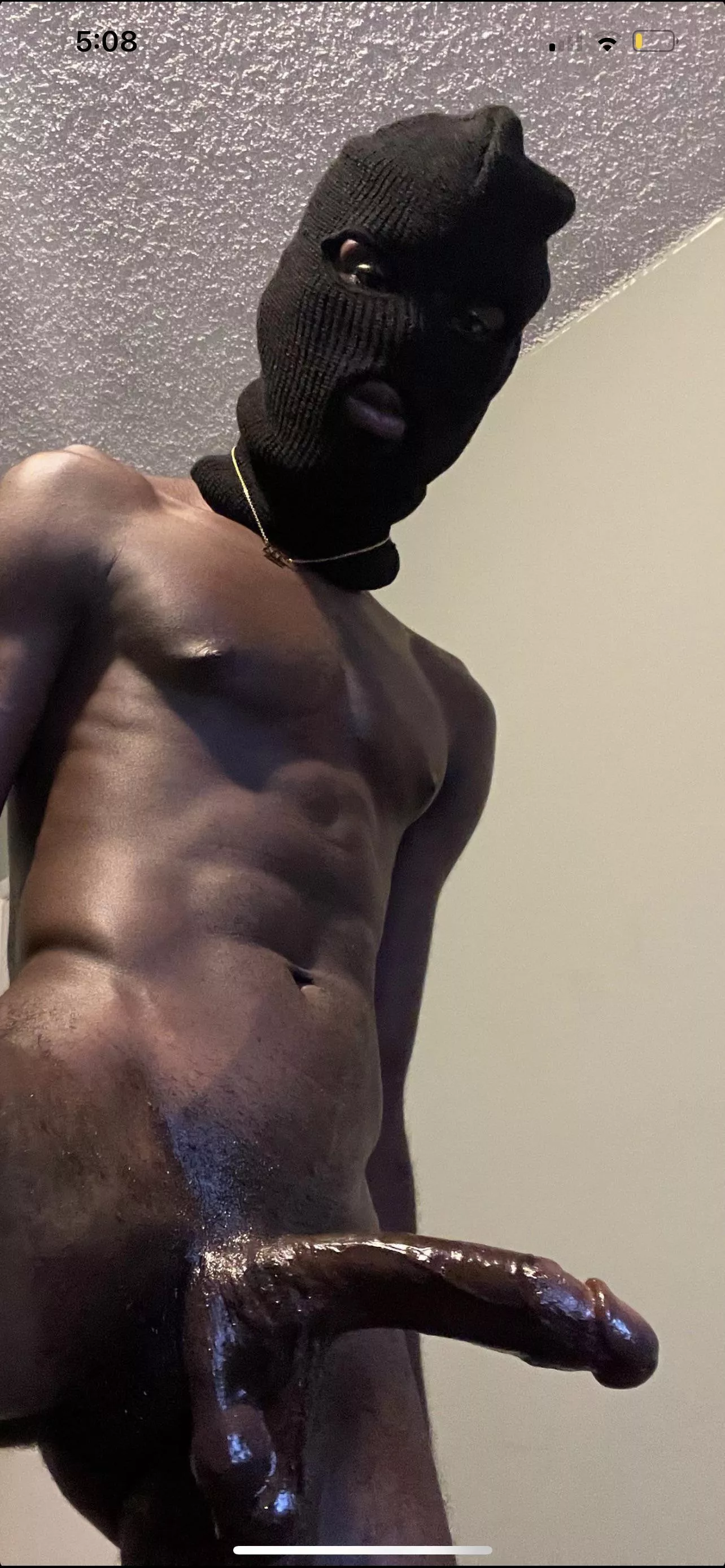 Make those nuts glisten slut 🥜💪🏿🍆