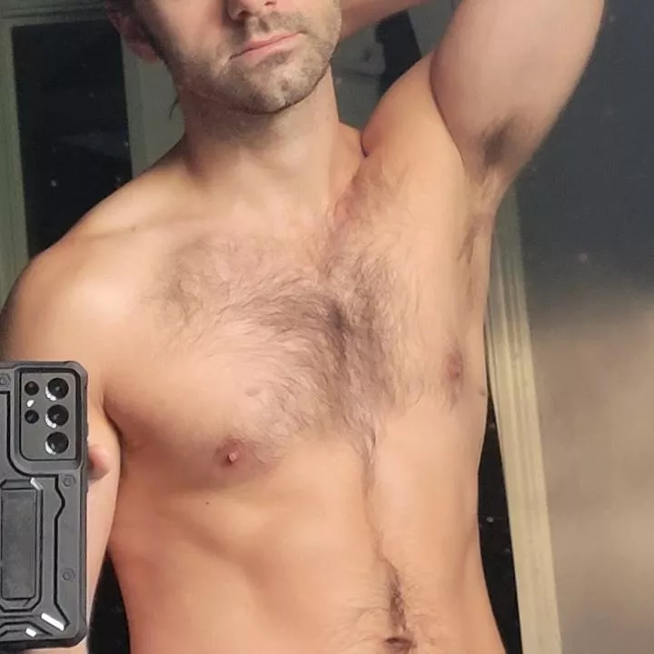 need someone to worship these pits 🥰