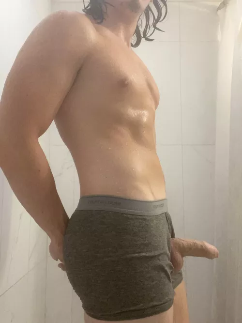 Need this uncut gaymer cock sucked🤤
