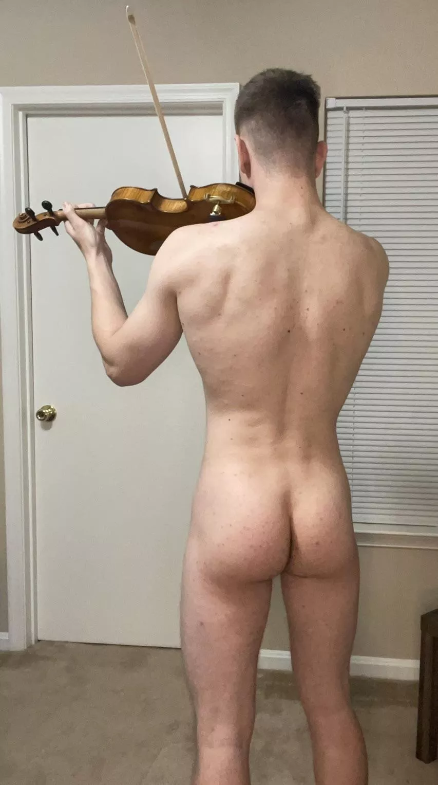 ViolinistFromBehind*