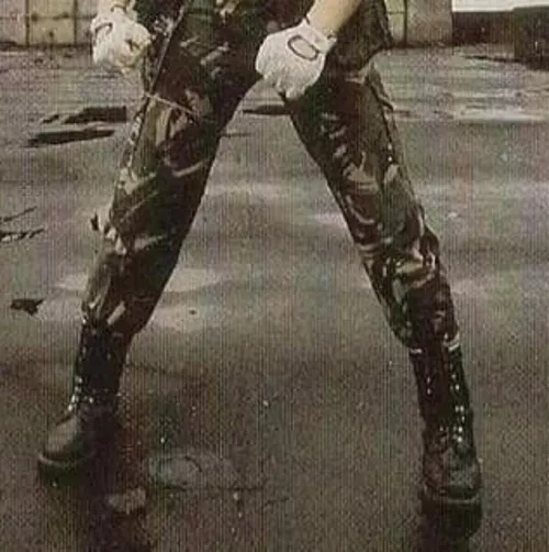 what kind of boots is this guy wearing?