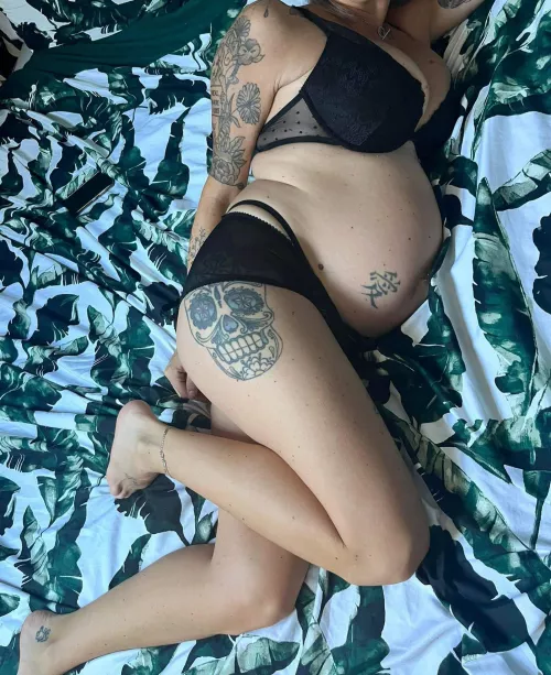 With my pregnant belly ready to pop you still want me so much?🤰🏼🔥