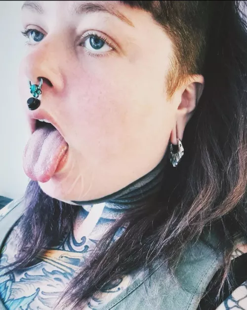 All I'm missing is your cum all over my face