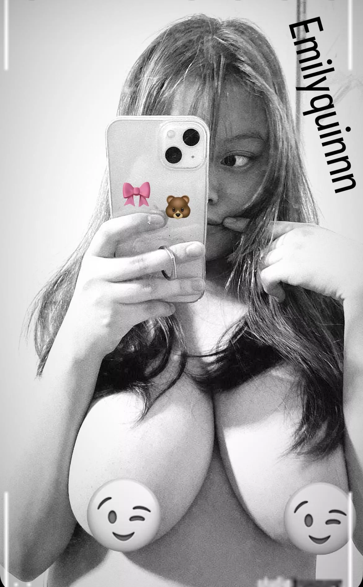 Daddies is ur hand big enough to cover my busty melons ?🍈🤪 ❤️