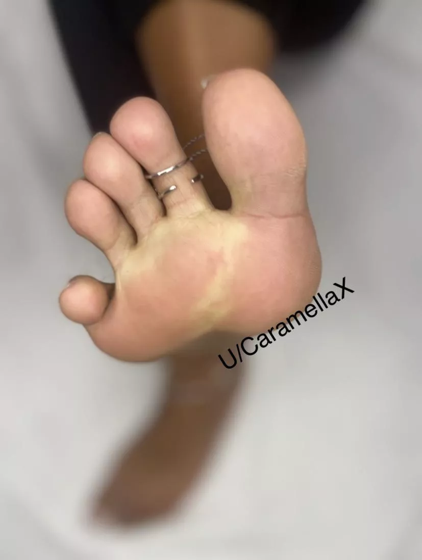 He wants to put a white load on my yellow soles 🤫