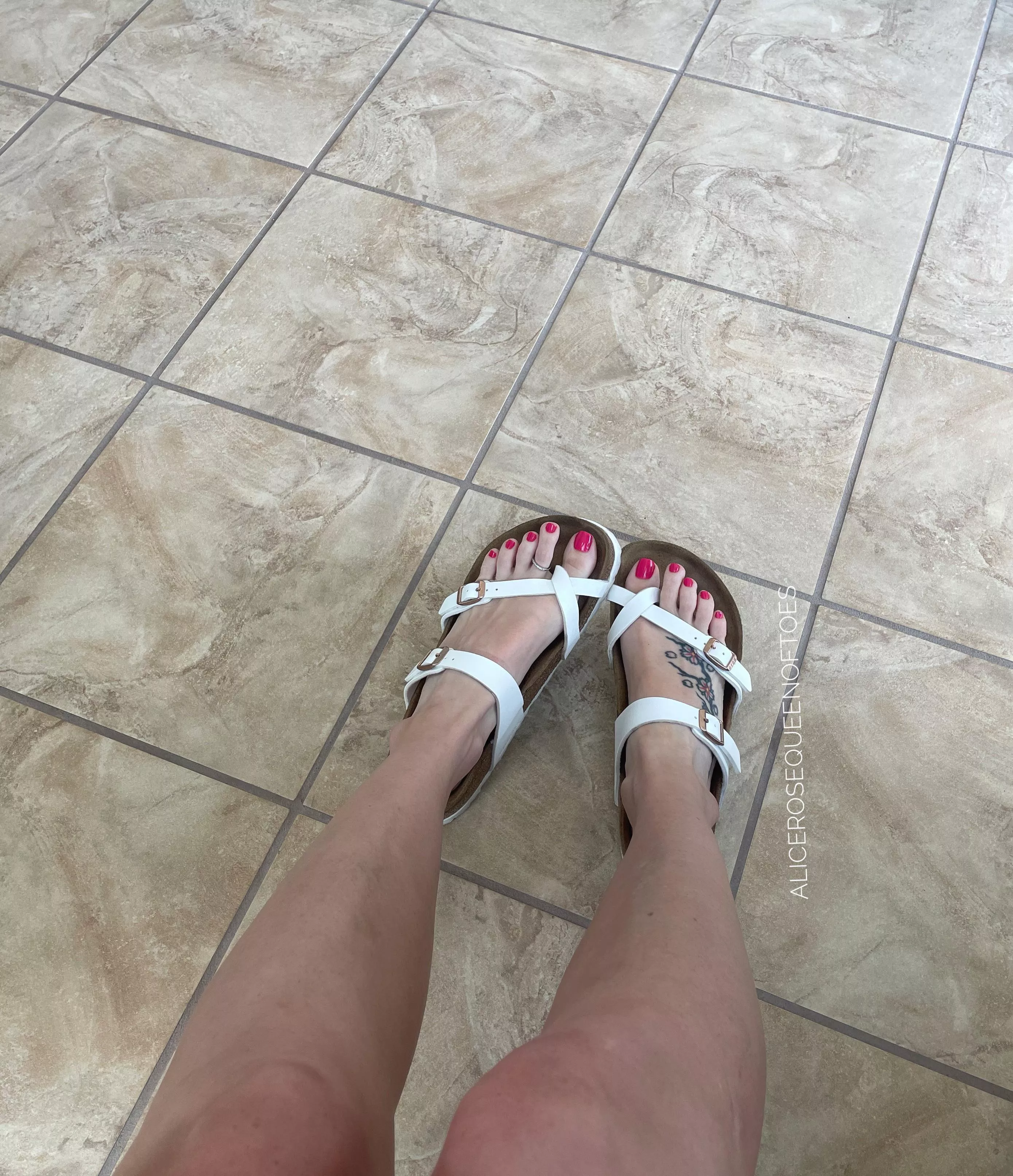 I know you couldn’t resist checking out my feet if we were sitting in the same room together 🤭