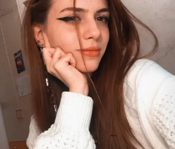 ⬆️ if you would cockslap her