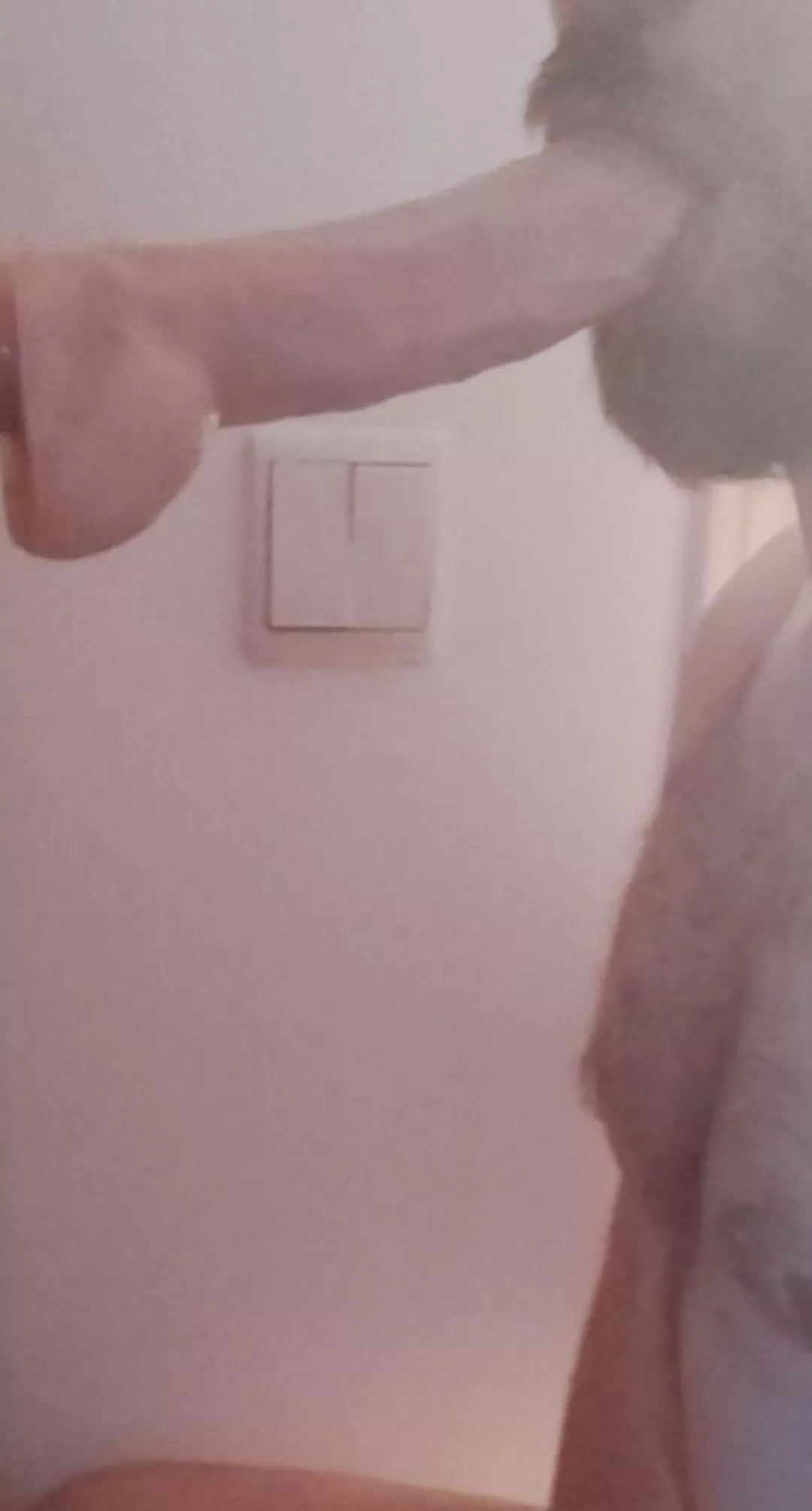 I'm a cumslut looking for 18 to 25 skinny tops who love them a good cumslut. Dm me or look for my snap and pics in my profile