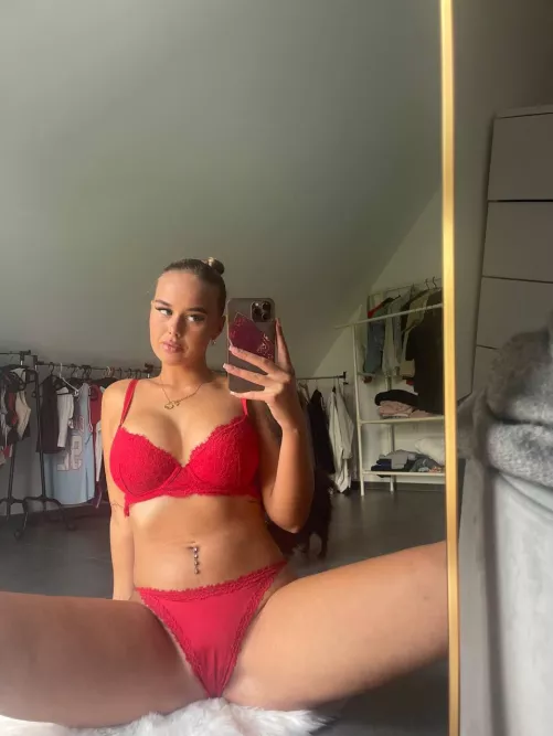 In need for a nice d, so I spread my legs for you;) would you?❤️😈