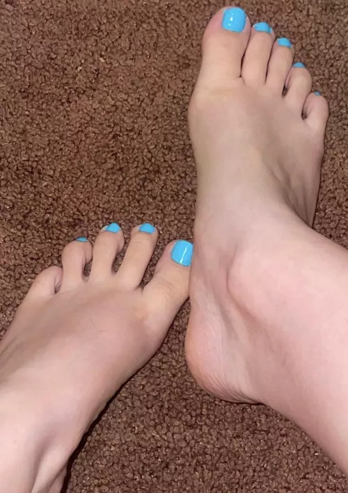 I’ve never had someone suck my toes.. you wanna be the first?