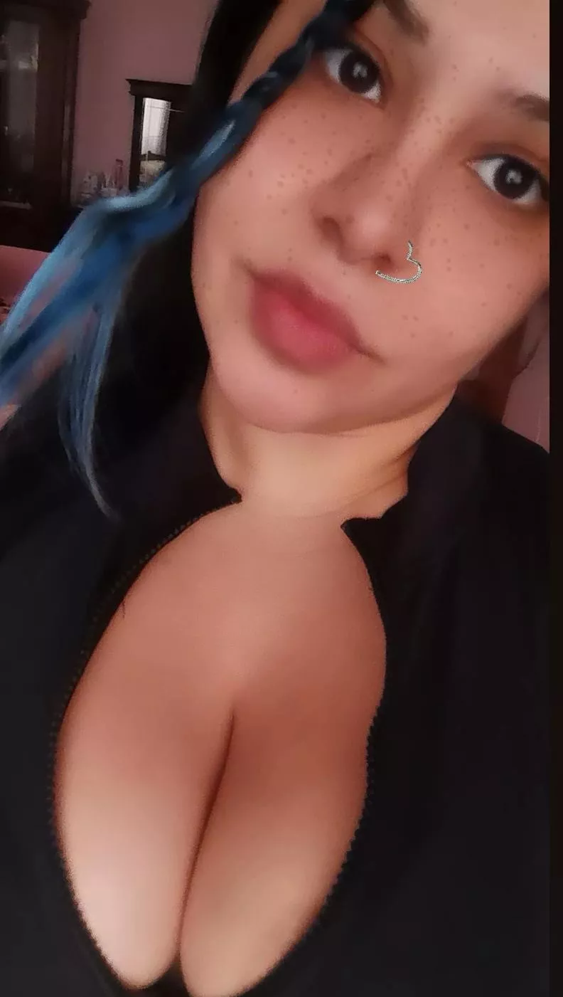 My first post here. Say something sweet 💕