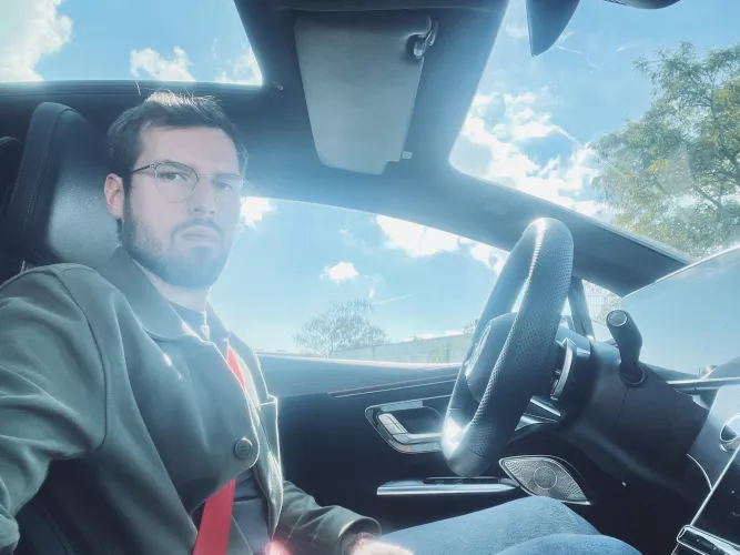 Not sure why I always end up looking mean in a photo 😅