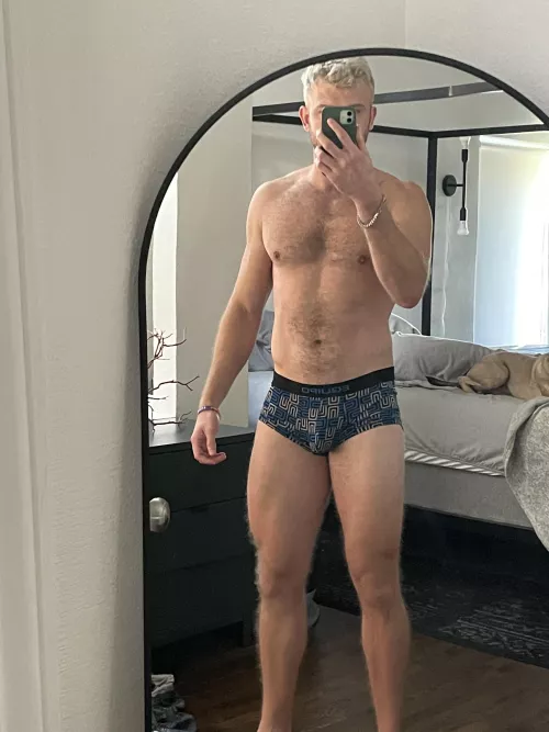 Pay no attention to the dog in the background