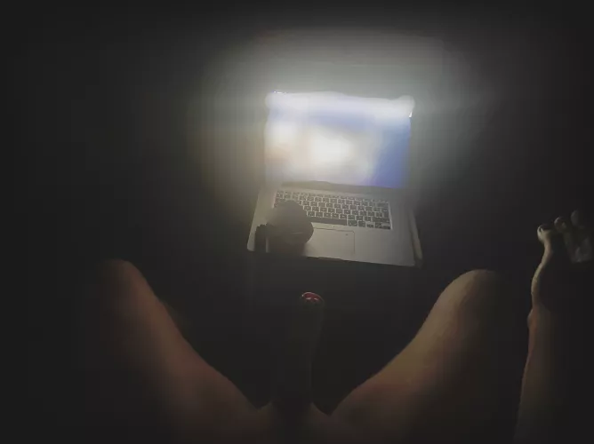 Post-Pump cock ring session with Ball extender (not visible in the picture). Really like the sensation of both combined after a Bathmate session. Seems to prolong the pump, which is a good thing I guess ✌🏻💪🏻🤘🏻