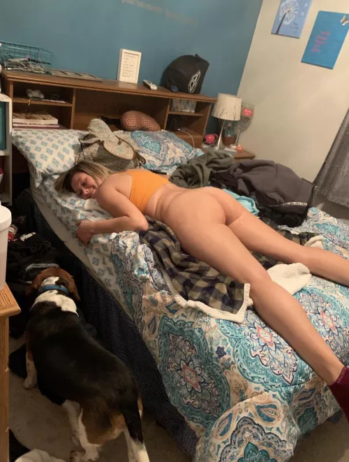 Anyone trying to trade? 28 mother of 1 🤤