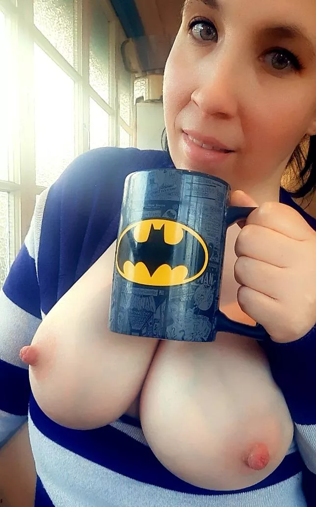 Coffee makes me smile. As does the thought of making you hard 😉