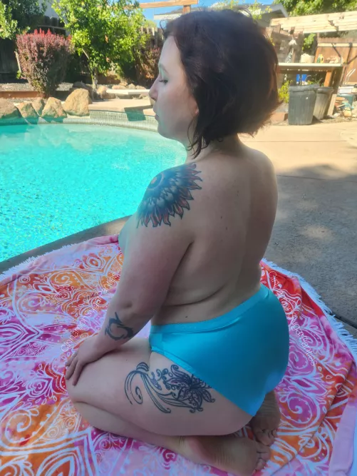 Enjoying the last days of summer by the pool