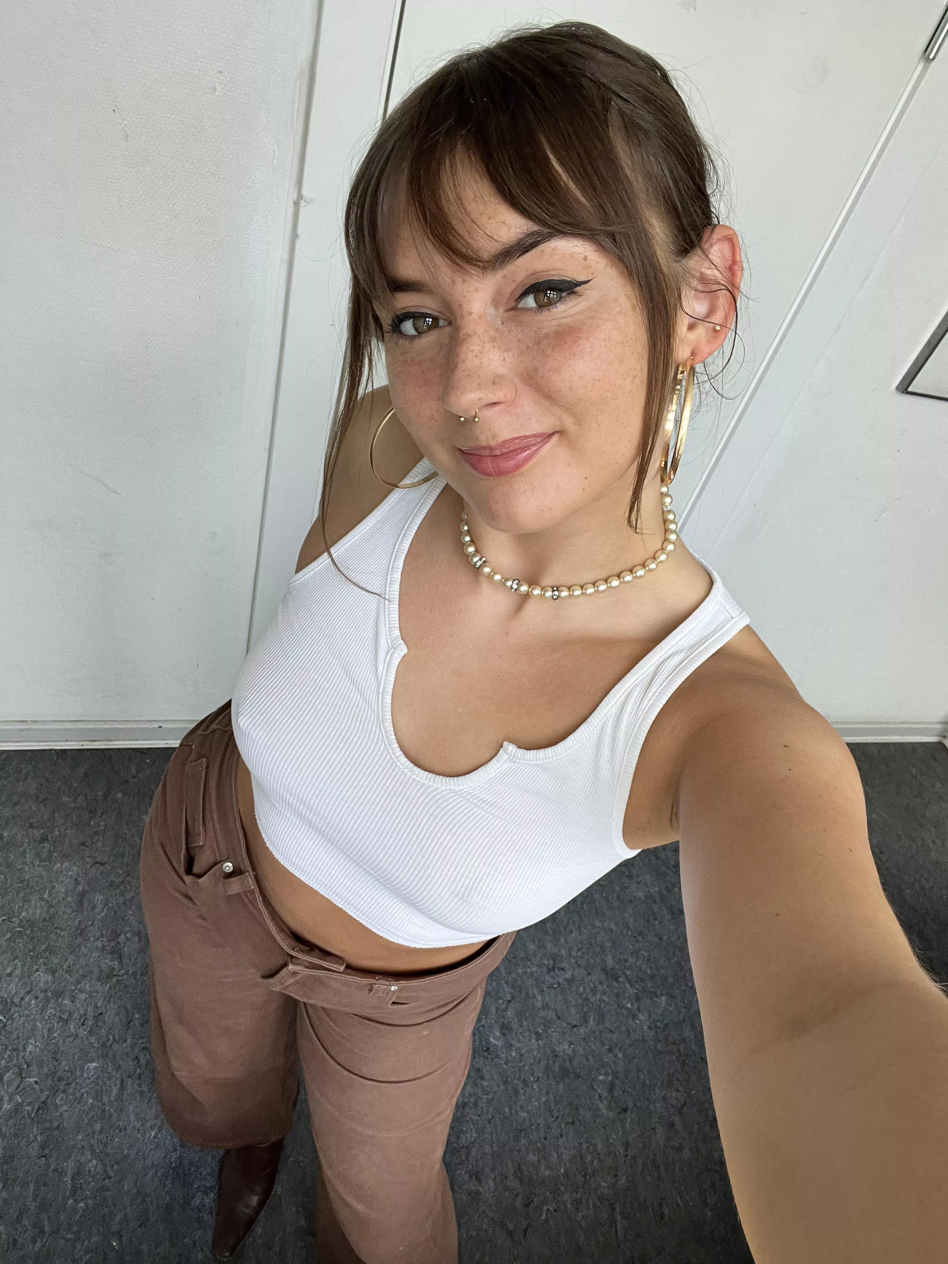 Hey , first post here ! (F)