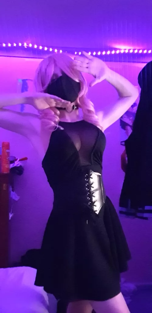 I found this really cute top in my pile today 🥰 Anyone want to watch Jojo's with me?