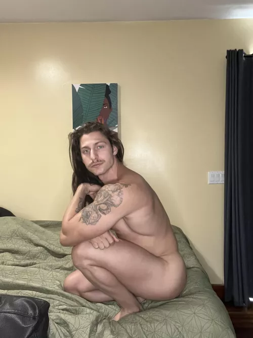 I know this isn't explicit enough but I liked the pic😋