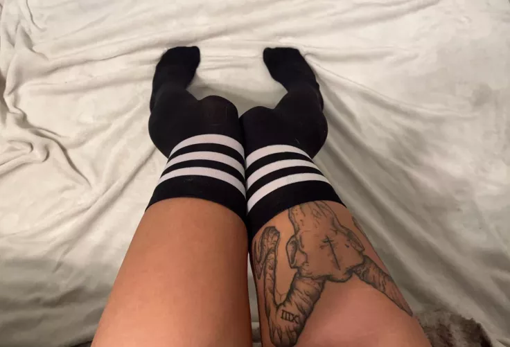 let me be your grumpy little punk girl