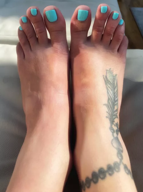 My petite pretty feet… [f]